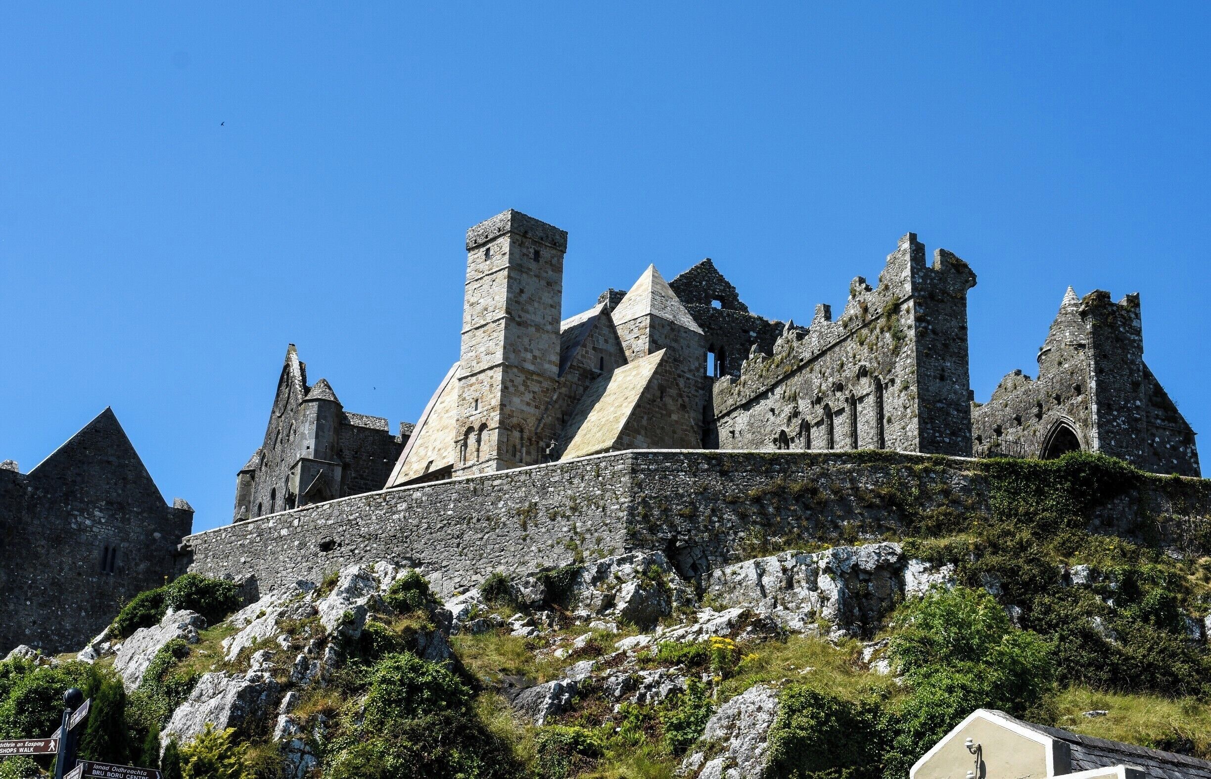 Beautiful clear day at this Castle on top of a Rock. #instone