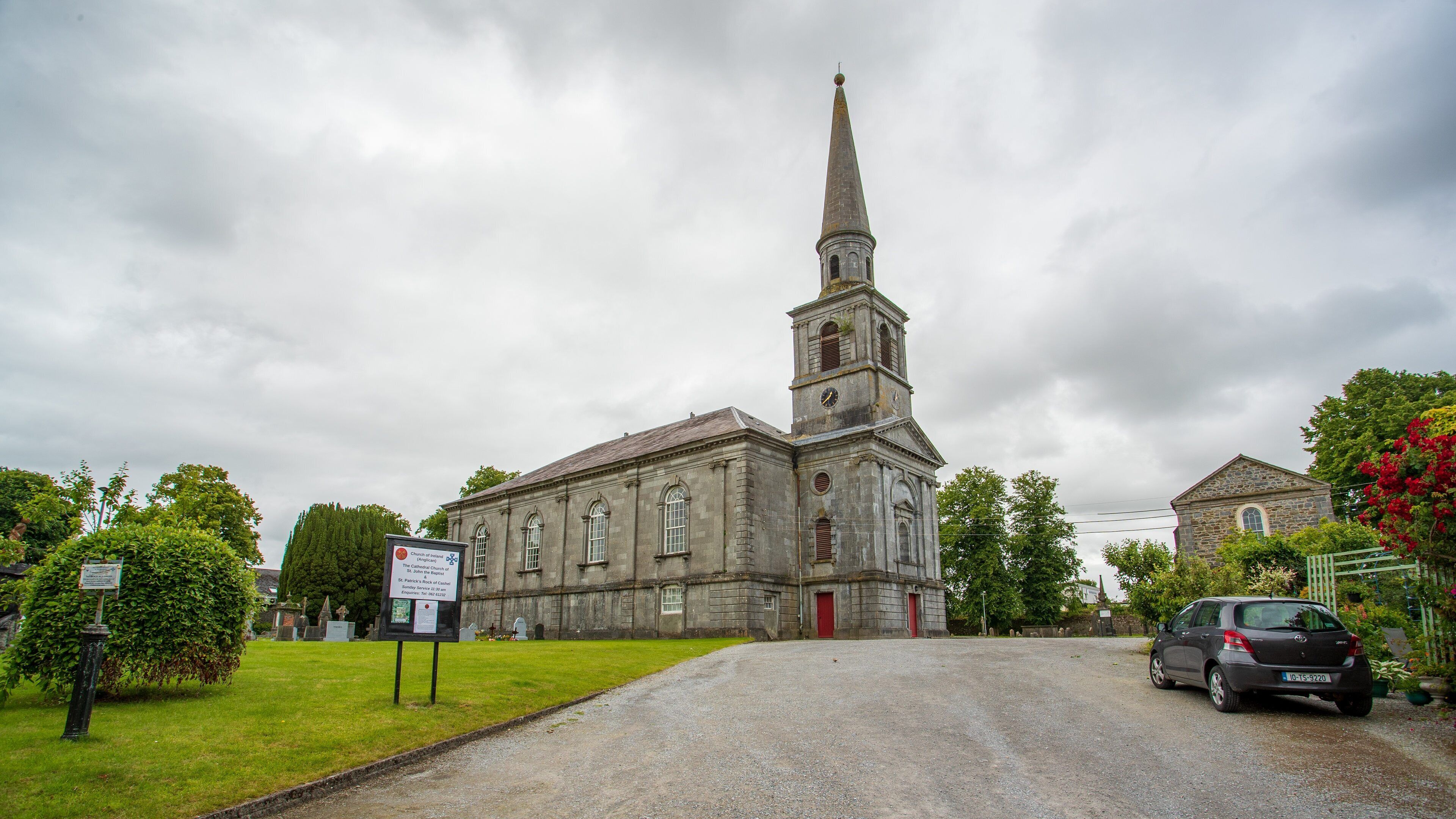 Cashel Cathedral which includes chateau or palace and heritage architecture