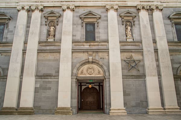 Holy Trinity Cathedral showing heritage architecture