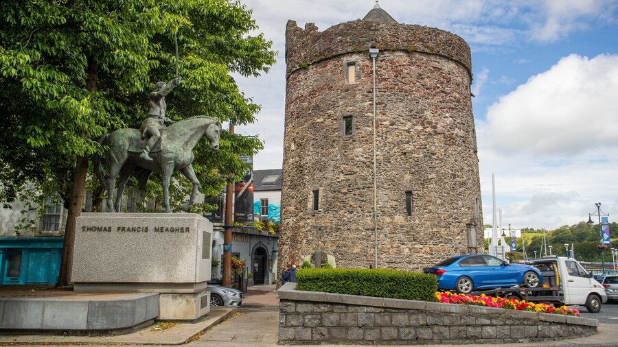 Reginald\'s Tower showing a statue or sculpture and heritage elements