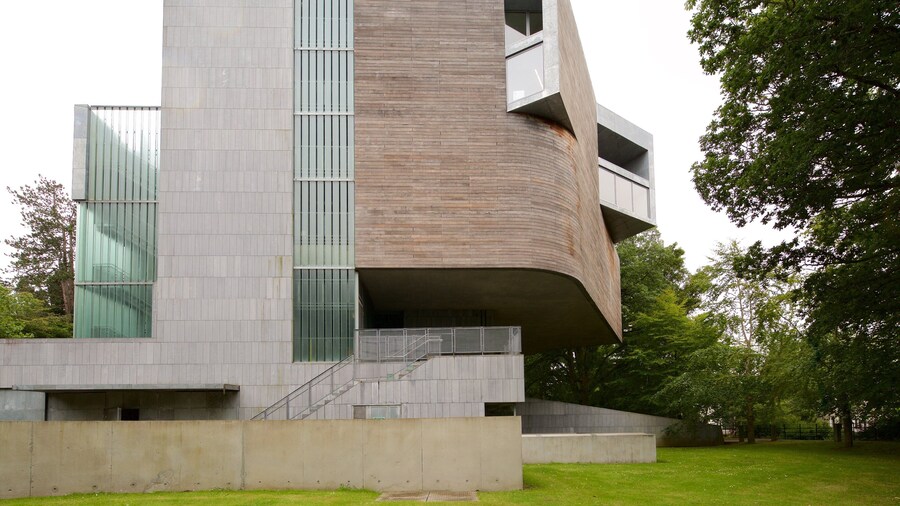 Glucksman Gallery featuring modern architecture