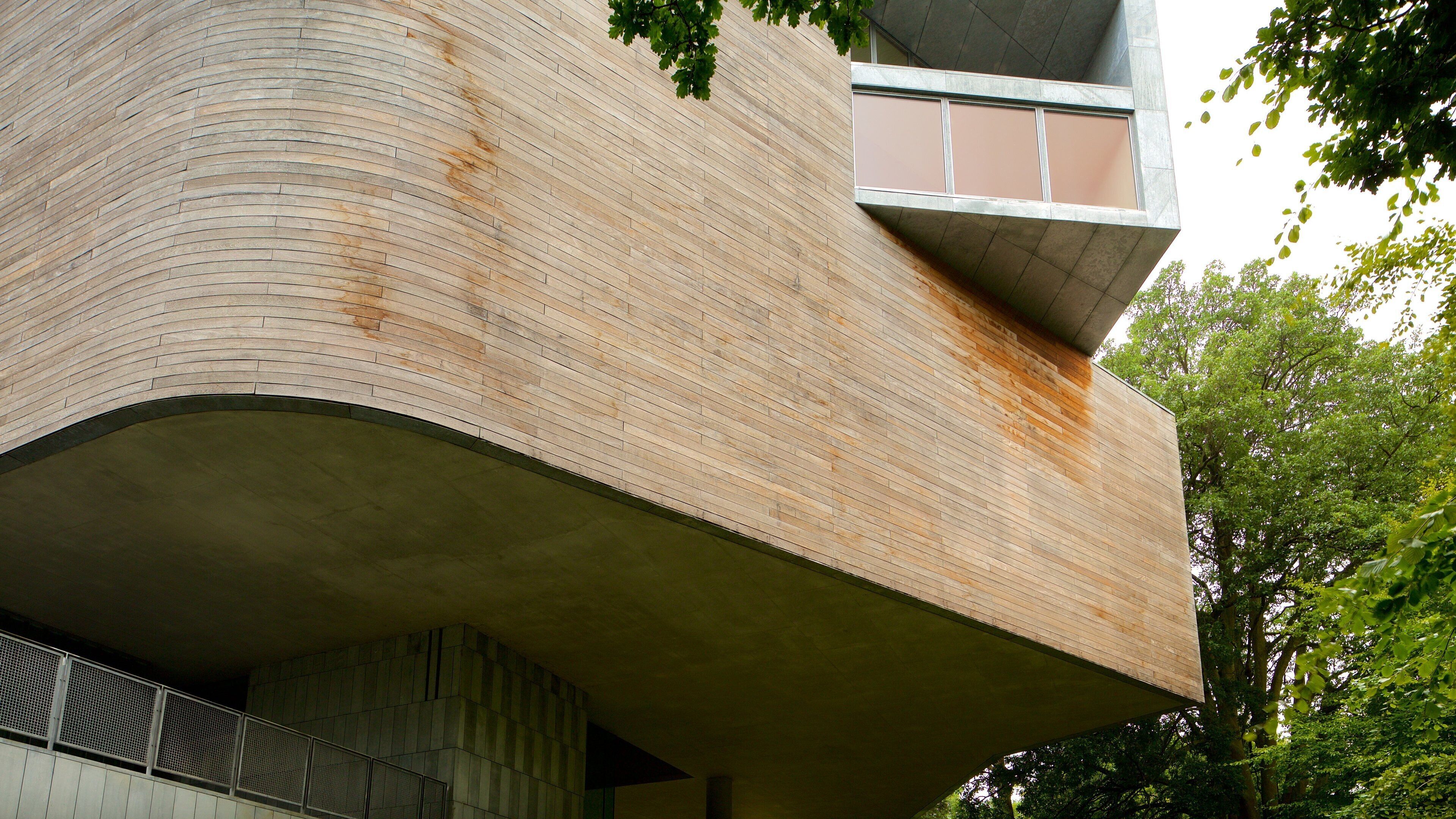 Glucksman Gallery showing modern architecture