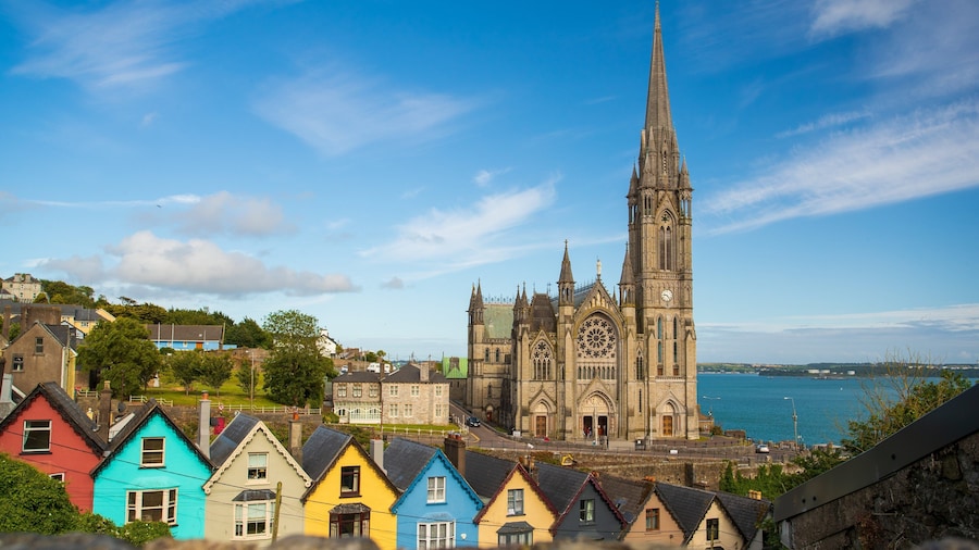 Cobh featuring heritage architecture, a small town or village and a church or cathedral