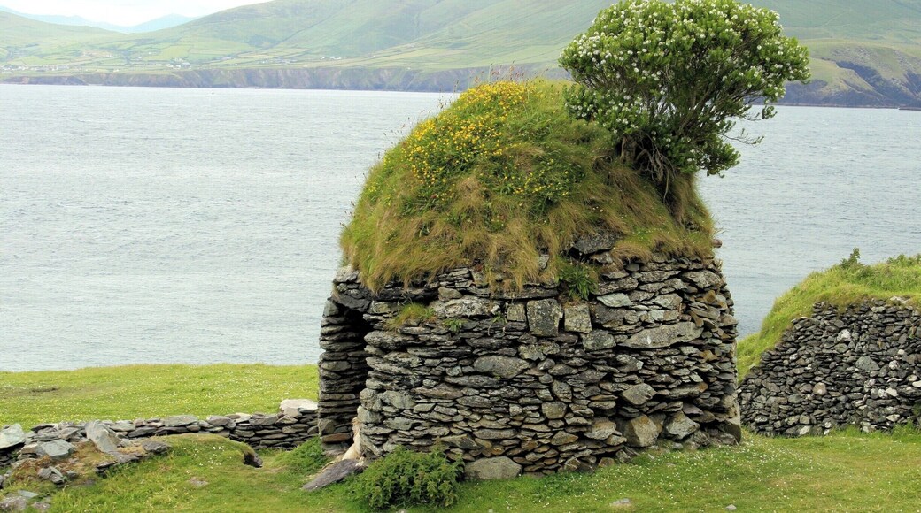 One of the many abandoned 'huts' on the Great Blasket (An Blascaod Mór). The island was inhabited until 1953 when the Irish government evacuated the island. Many of the population immigrated to Springfield, Massachusetts in the USA.