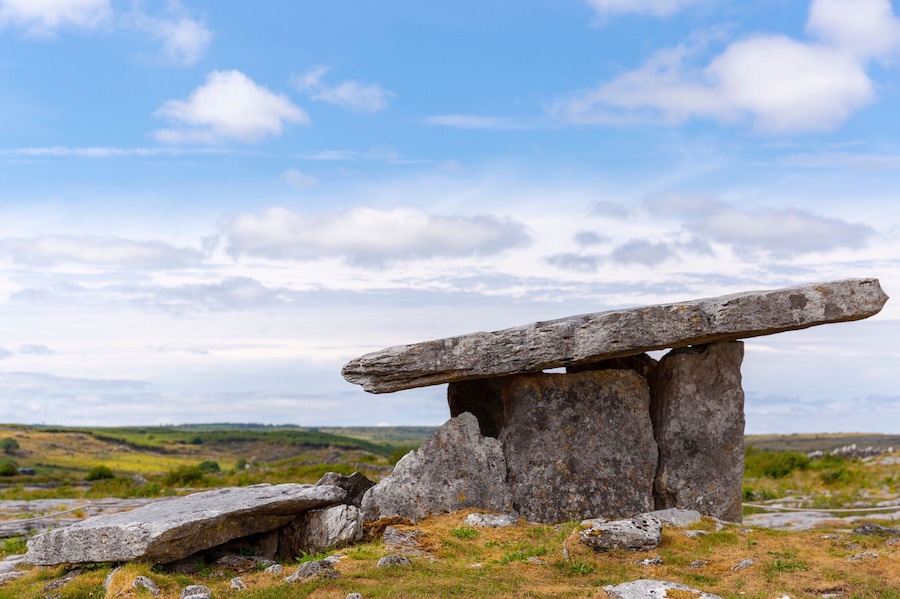 The Poulnabrone Dolmen in Burren National Park, County Clare.
#Trovember #architecture