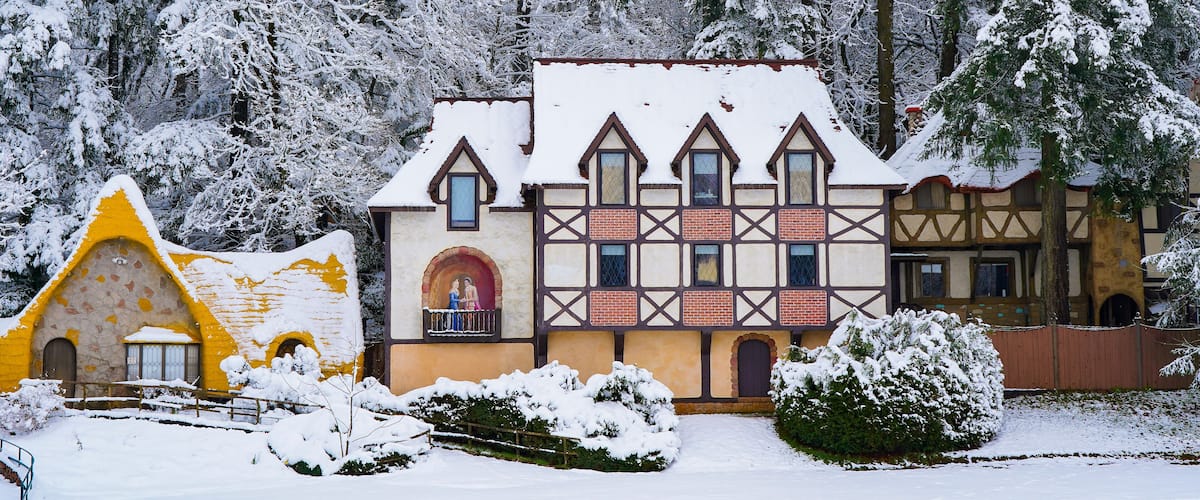 Snow covered buildings at a theme park near Salem Oregon