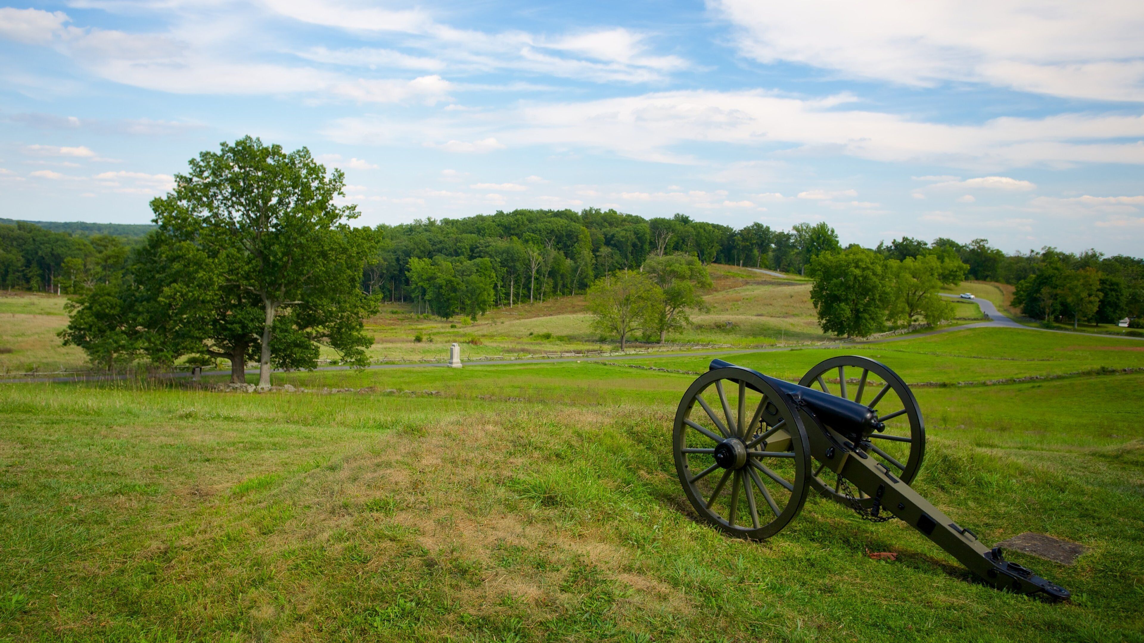 Gettysburg National Military Park toont historisch erfgoed, een tuin en militaire voorwerpen