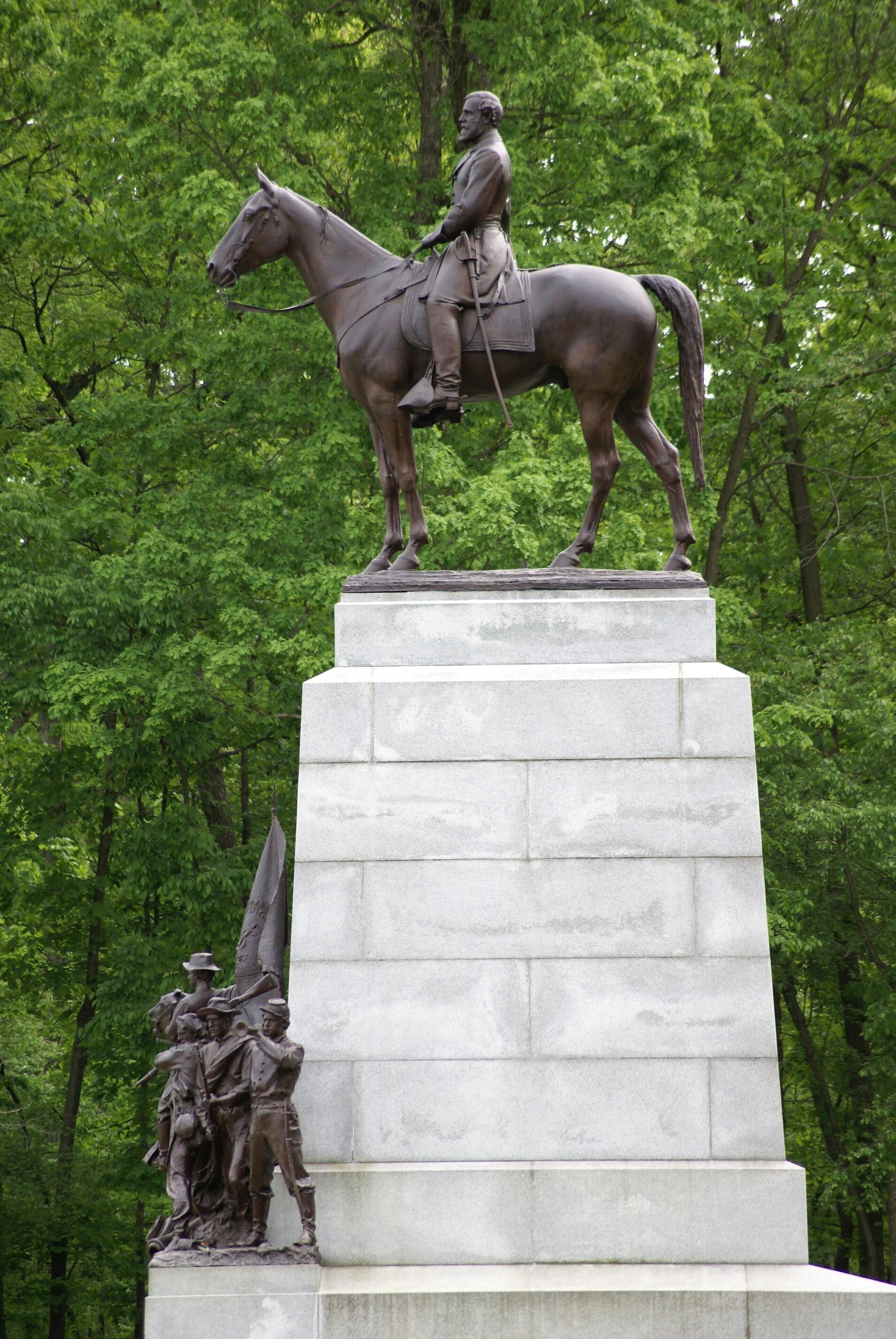 #history
Robert E Lee monument