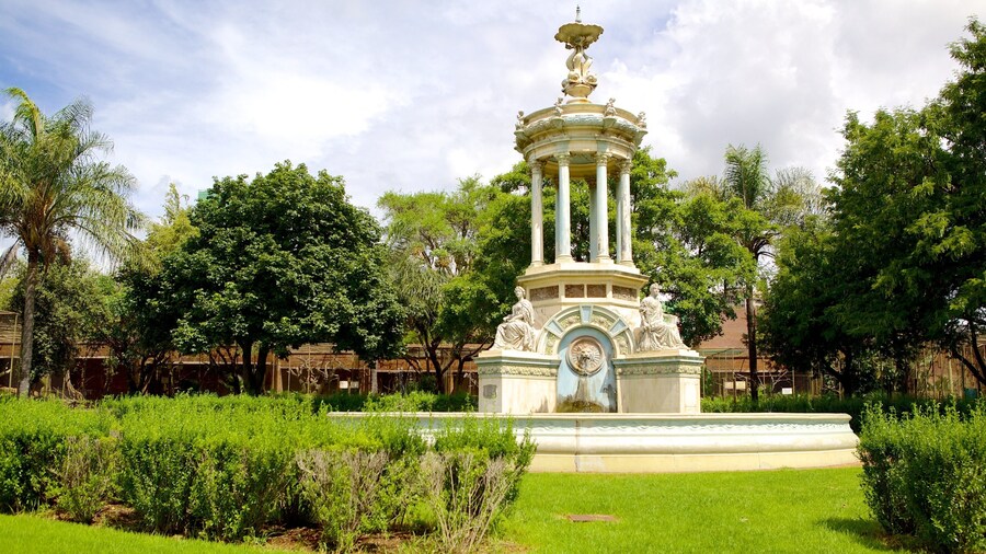 Jardim ZoolĂłgico Nacional da Ăfrica do Sul caracterizando um monumento e um parque