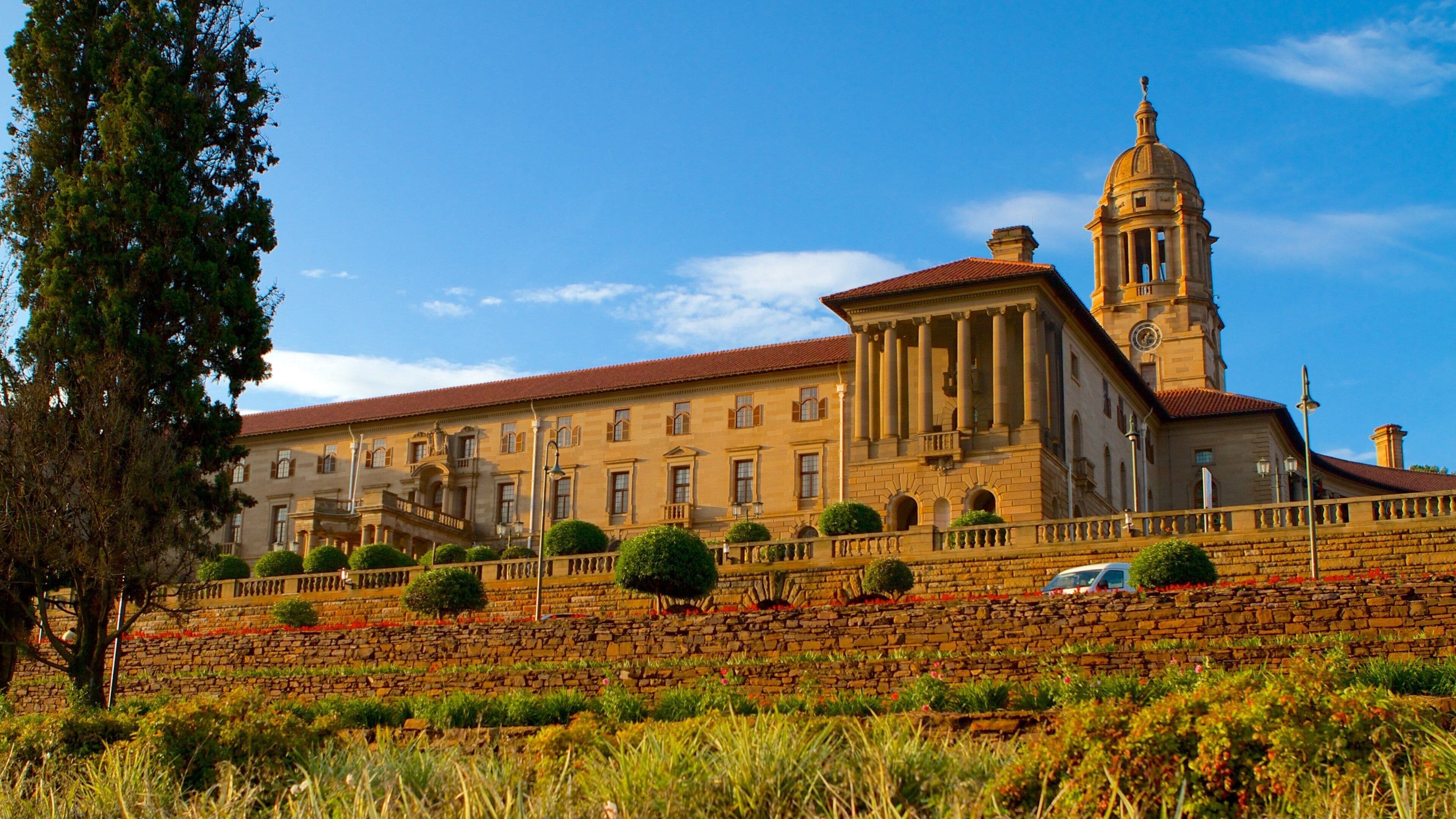 Union Buildings featuring an administrative building