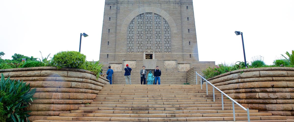 Voortrekker Monument ofreciendo un monumento