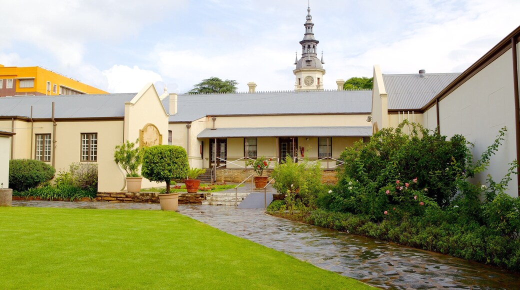 Kruger Museum which includes a house