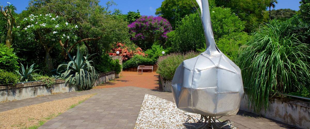 Durban Botanical Gardens which includes outdoor art, art and a monument