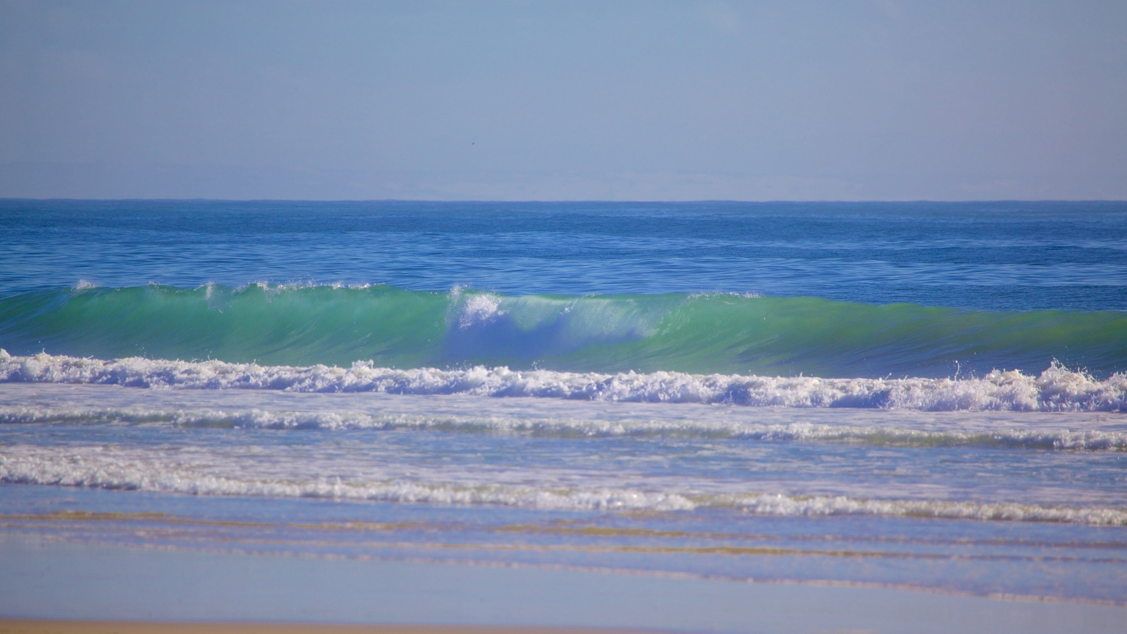 King\'s Beach showing surf
