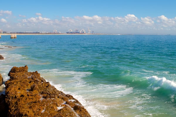 Hobie Beach das einen Felsküste, allgemeine Küstenansicht und Landschaften