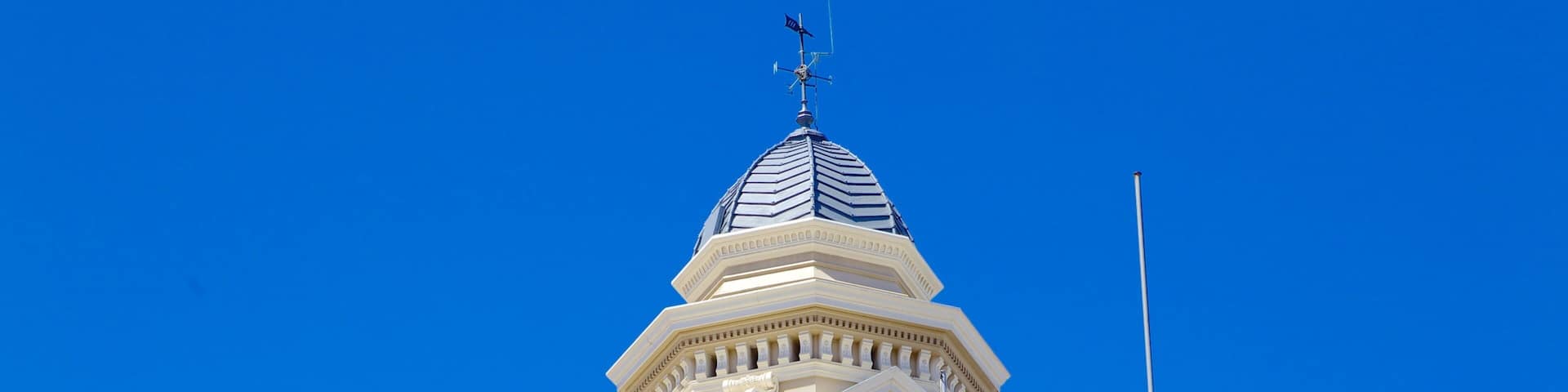 Market Square which includes a city and heritage architecture
