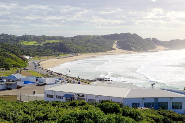 Eastern Beach welches beinhaltet Landschaften, Strand und Küstenort