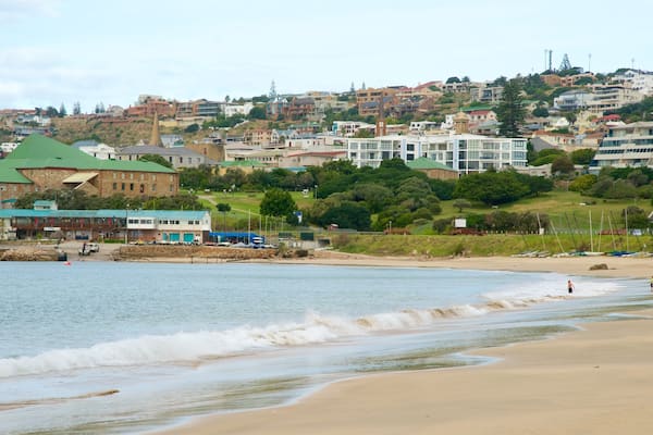 Santos Beach das einen Strand, Schwimmen und KĂŒstenort
