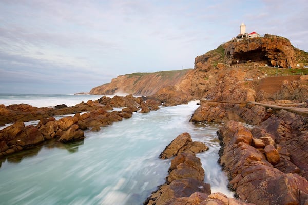 St. Blaize Lighthouse showing landscape views, a lighthouse and rugged coastline