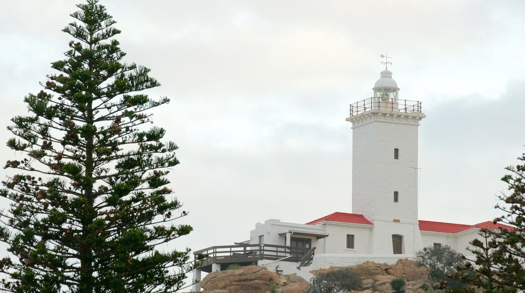 St. Blaize Lighthouse que incluye un faro y patrimonio de arquitectura