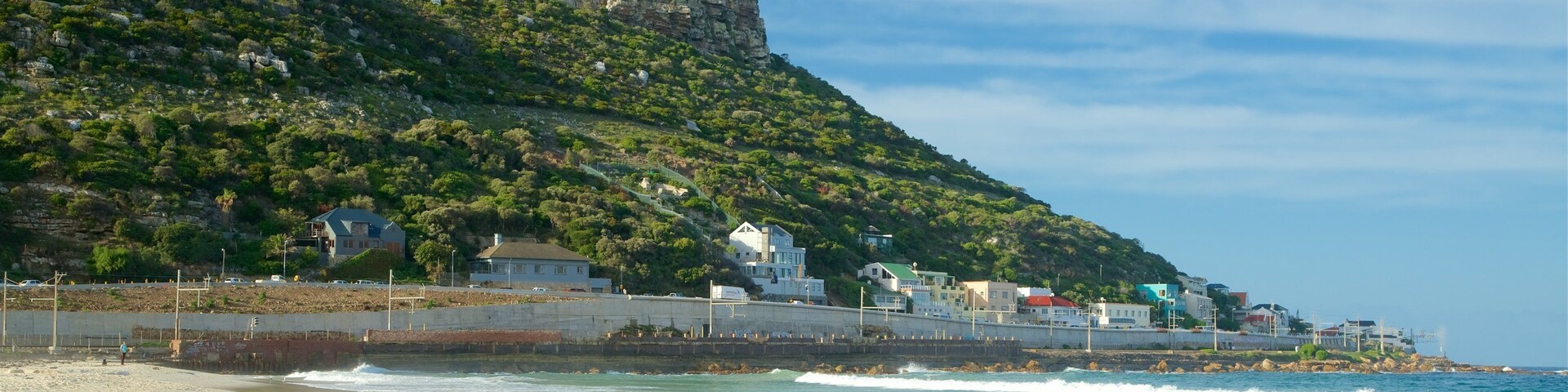 Playa de Fish Hoek que incluye una playa de arena