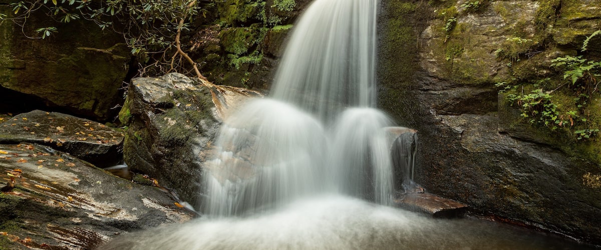 Raven Cliffs Falls