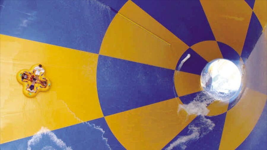 Six Flags White Water which includes a waterpark