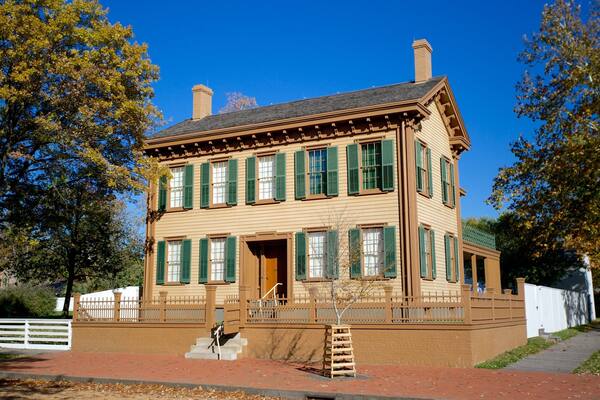 Springfield featuring vanha arkkitehtuuri