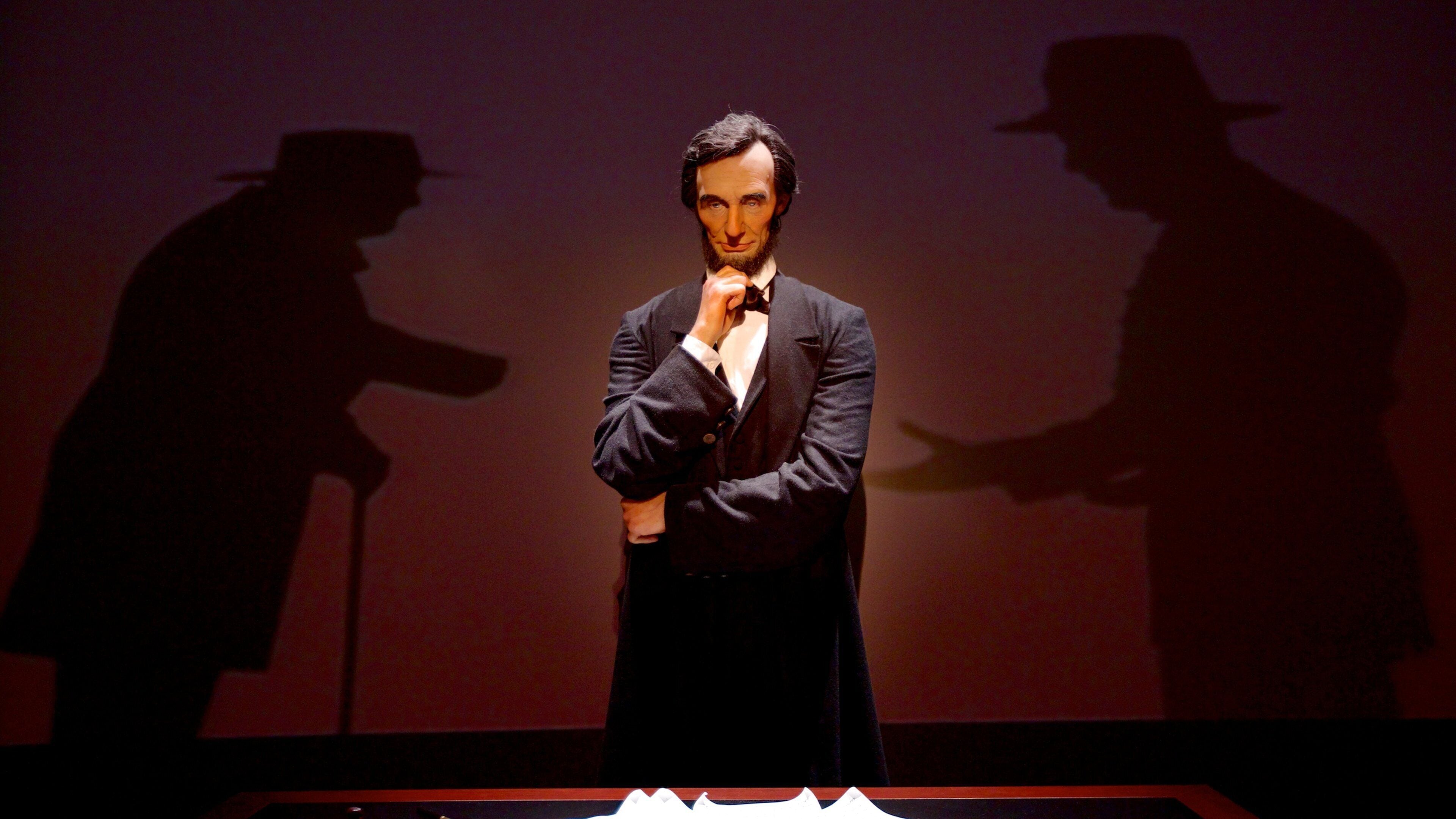 Abraham Lincoln Presidential Library and Museum mostrando vistas interiores