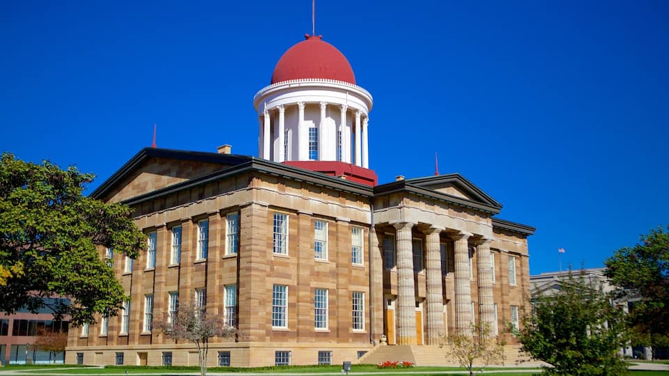 Old State Capitol featuring an administrative building, heritage elements and heritage architecture