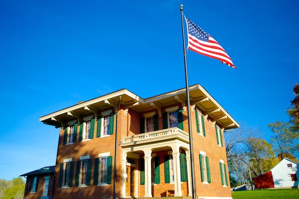 Grant Home presenterar ett hus och historiska element