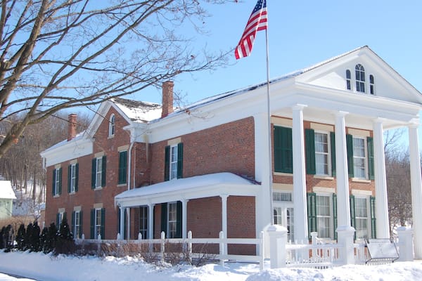 Washburne House Historic Site mit einem Geschichtliches und Schnee