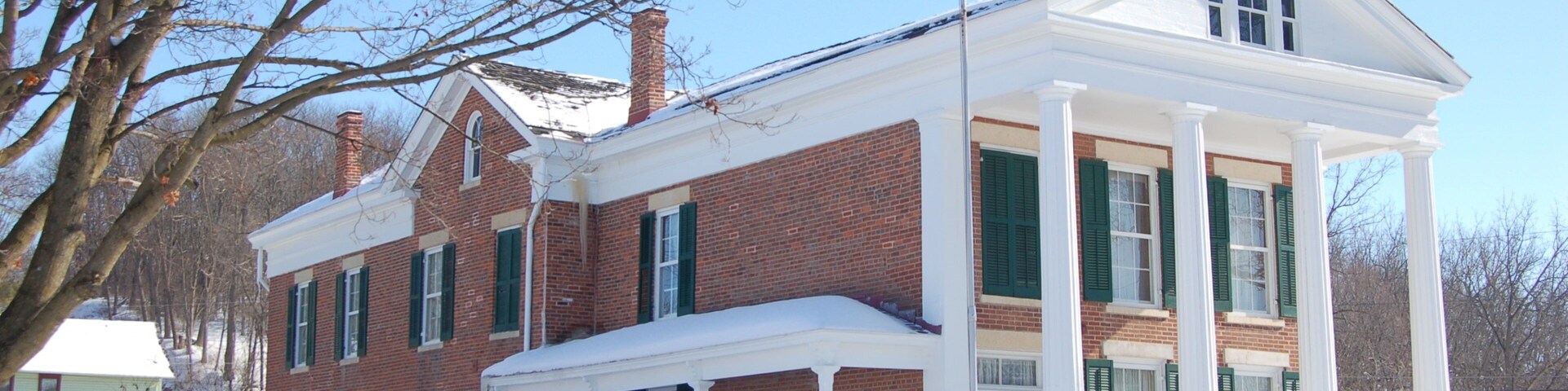 Washburne House Historic Site mit einem Geschichtliches und Schnee