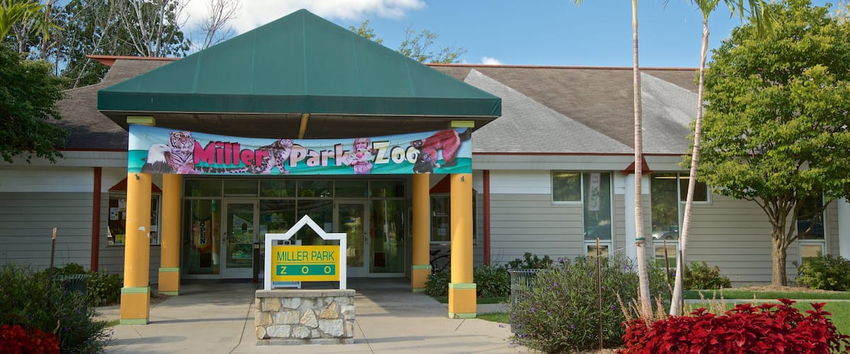 Miller Park Zoo featuring signage