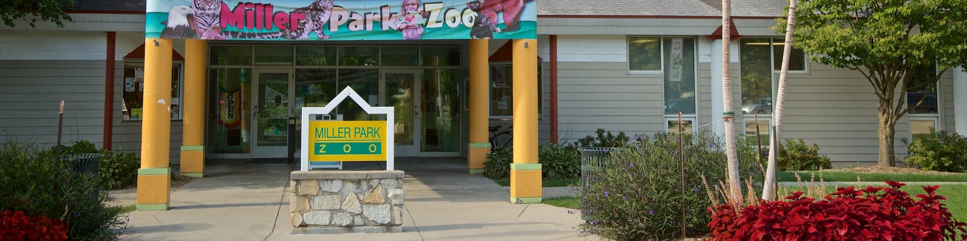 Miller Park Zoo which includes signage