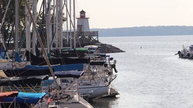 Couldnât resist stopping in looking at all the boats