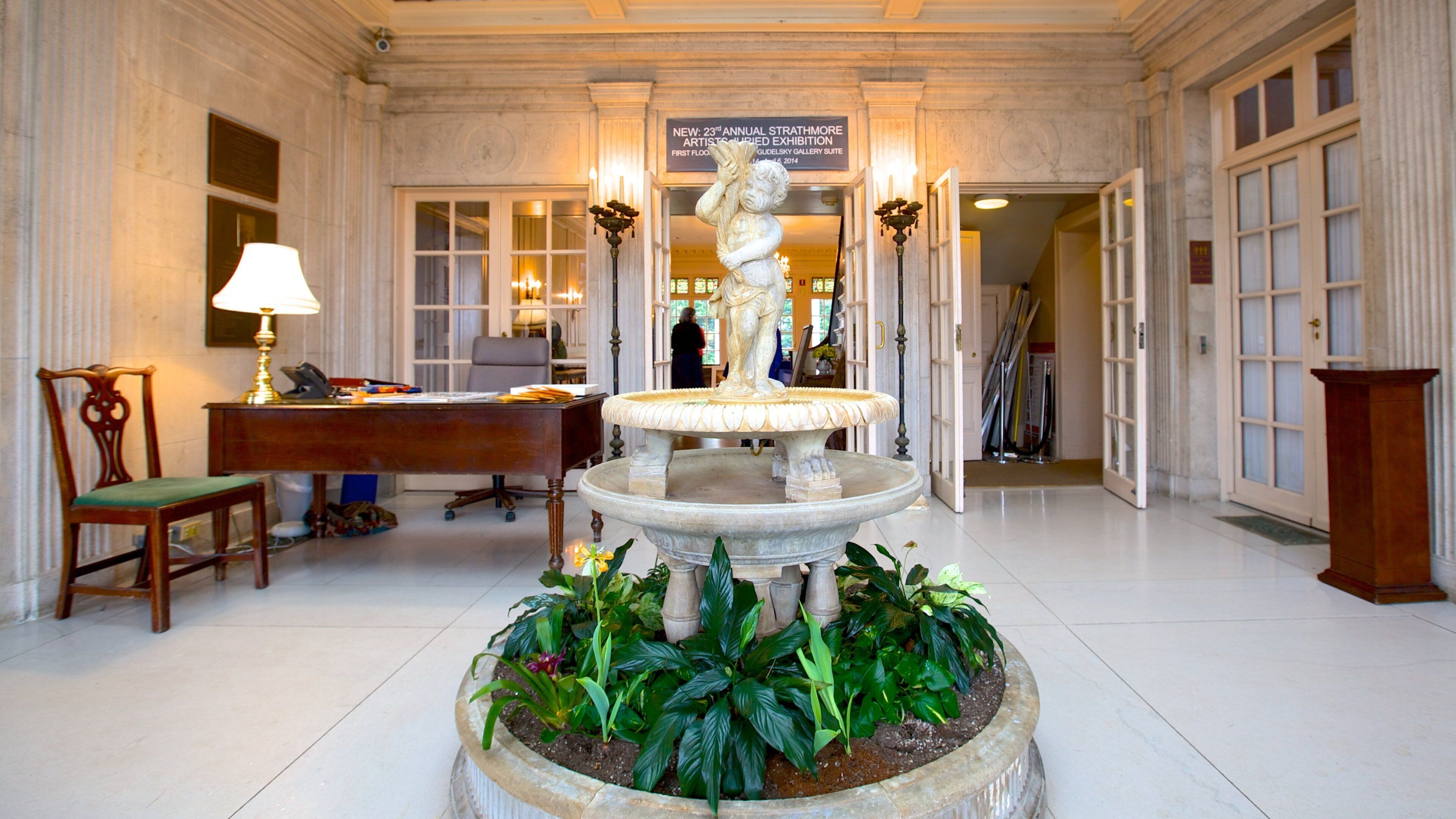 ストラスモア ホール どの含み 噴水 と 屋内の眺め