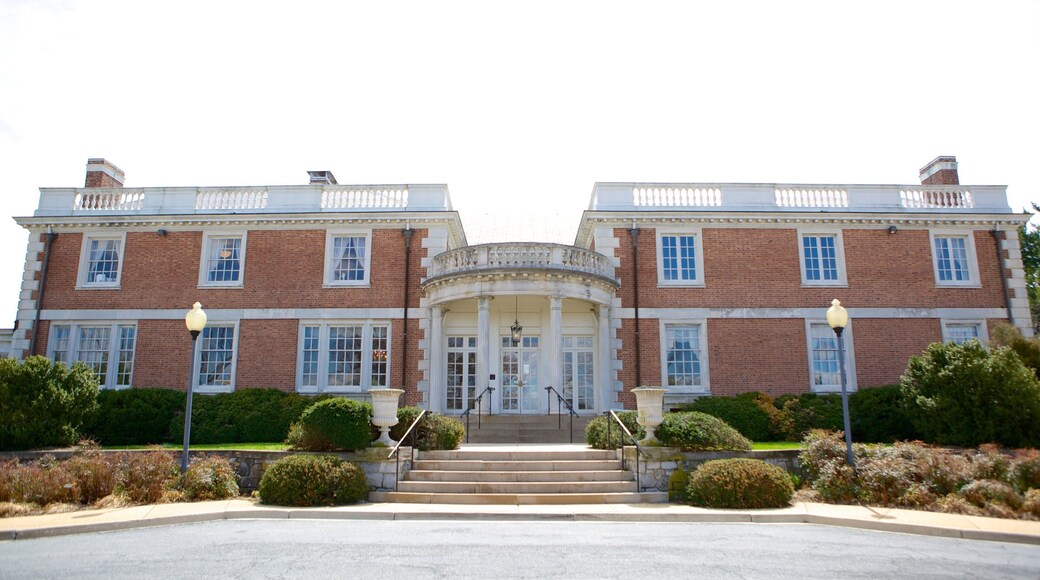 Strathmore Hall featuring heritage architecture