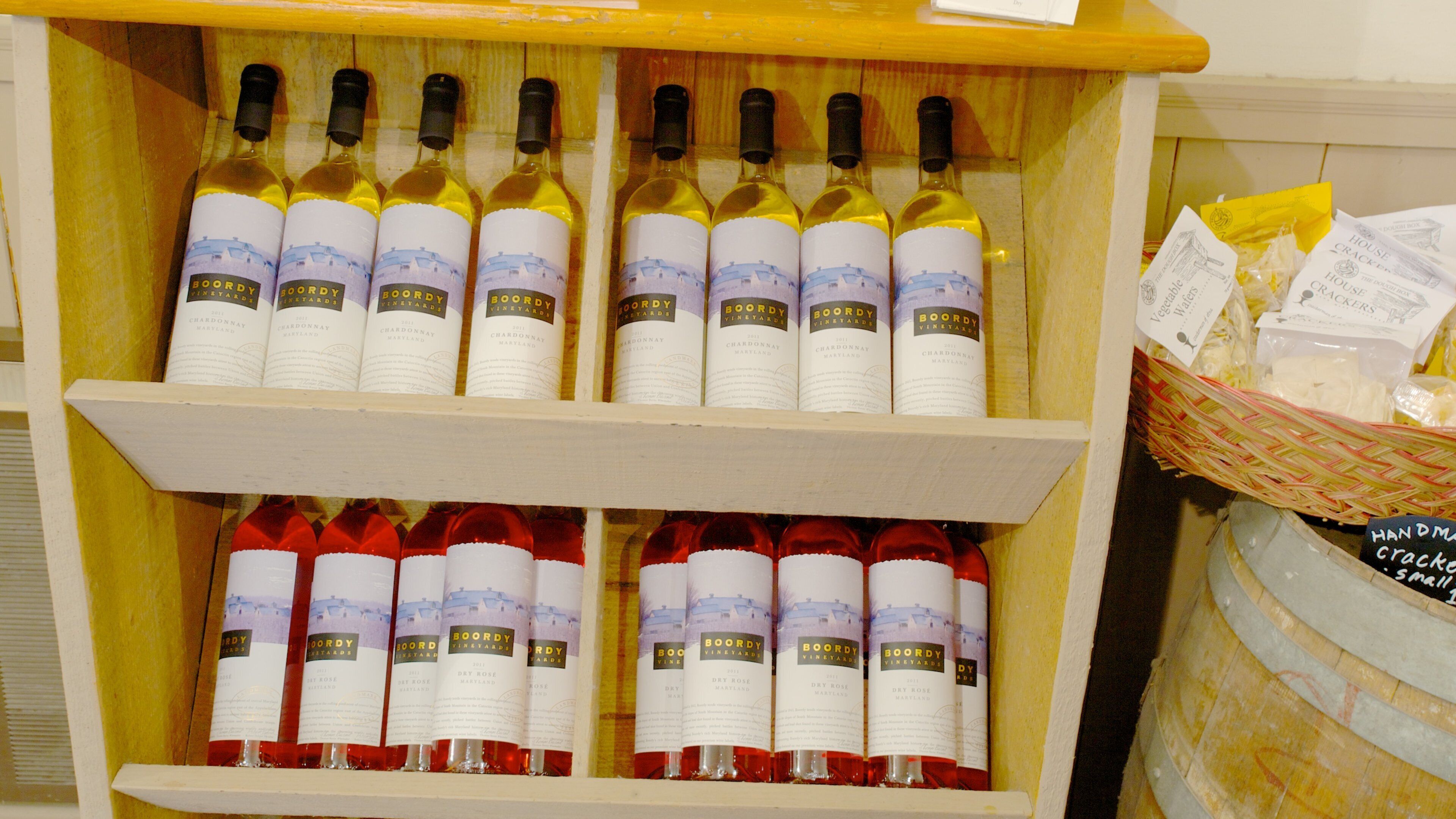 Boordy Vineyards mostrando vistas de interior y bebidas