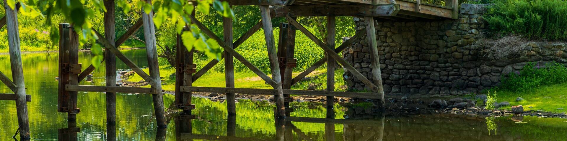 Old North Bridge showing a bridge and a river or creek