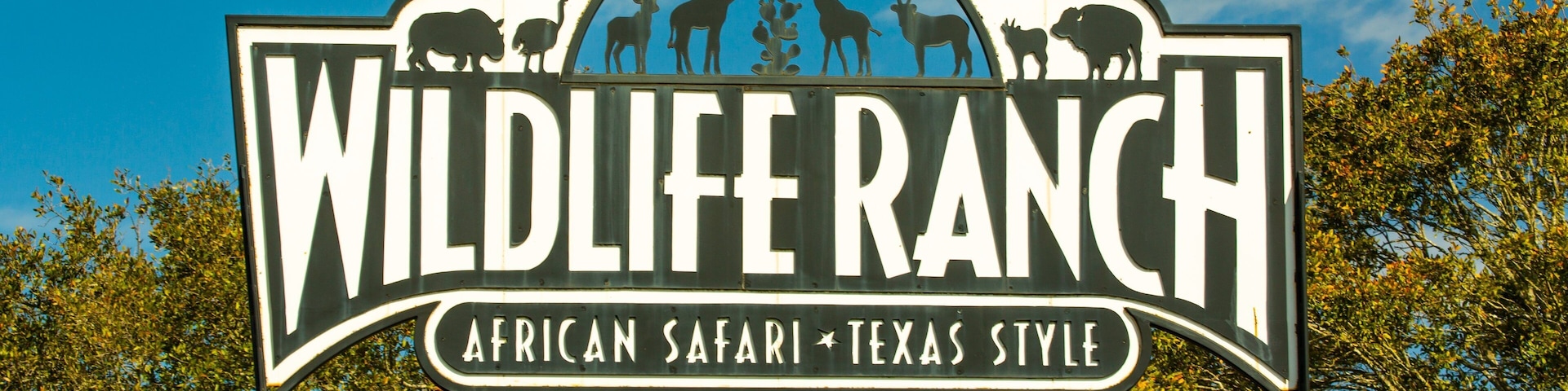 Natural Bridge Wildlife Ranch showing signage