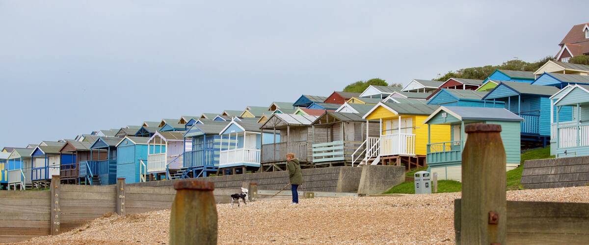 Whitstable Beach fasiliteter samt strand med småstein