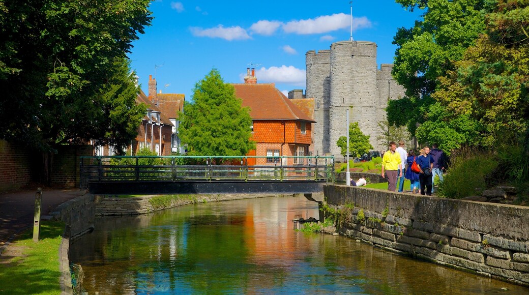 Westgate Gardens and Towers 其中包括 遺跡建築, 橋梁 和 河流或小溪