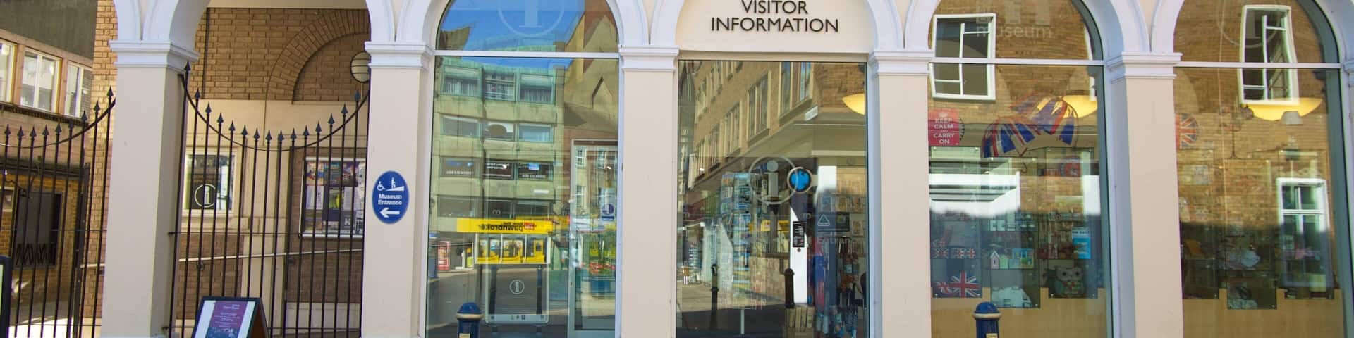 Dover Museum showing a city