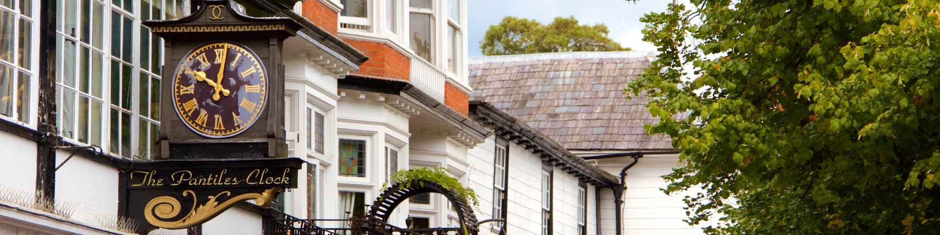 Pantiles which includes heritage architecture