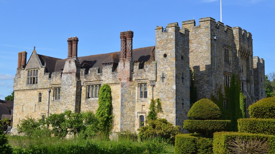 Hever Castle was the childhood home of Anne Boleyn, second wife of Henry VIII. The castle went through a number of owners since the Boleyn family after passing to the Crown on the death of Anne's father, Thomas Boleyn . In 1903 it was acquired by William Waldorf Astor, an American millionaire, who restored it in Tudor style using, as far as possible, the same tools as Tudor craftsmen. The extensive castle grounds are beautiful in summer, and include a rose garden which is lovely in full bloom.
Definitely worth a visit for history-lovers and nature-lovers alike. Highlights include Anne Boleyn's bedroom and the collection of portraits of Henry VIII and his six wives.
