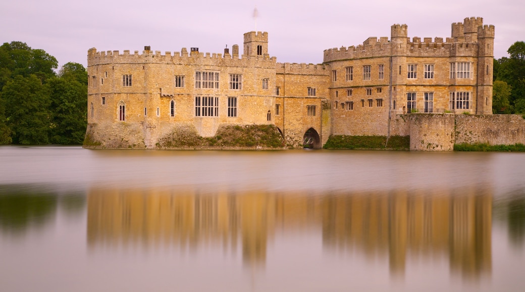 Leeds Castle showing a castle, heritage architecture and a river or creek