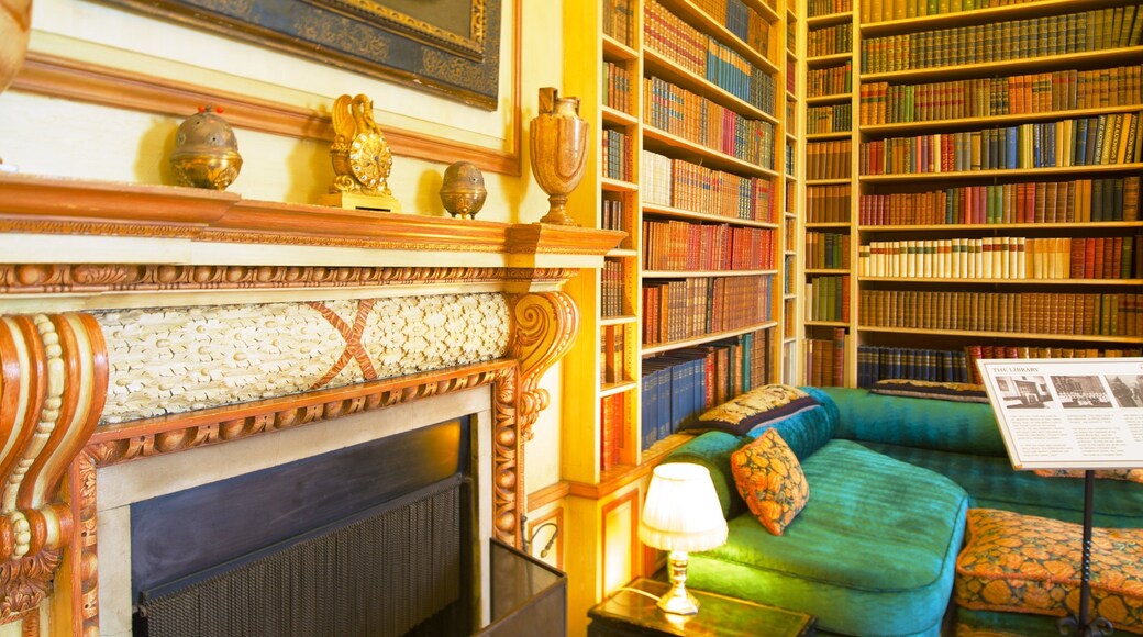 Leeds Castle showing heritage elements, heritage architecture and chateau or palace