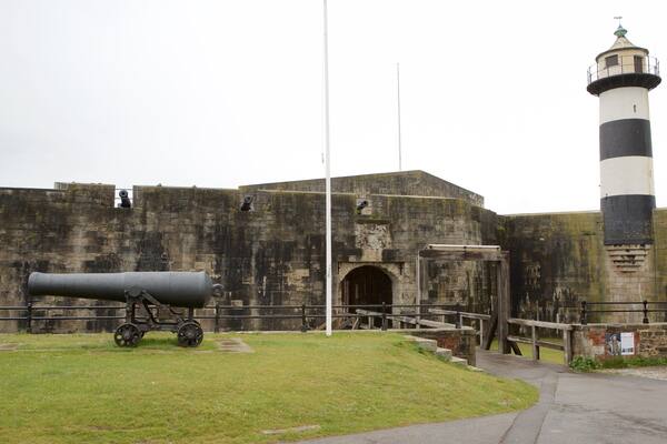 ChĂąteau de Southsea qui includes patrimoine historique, chĂąteau ou palais et phare