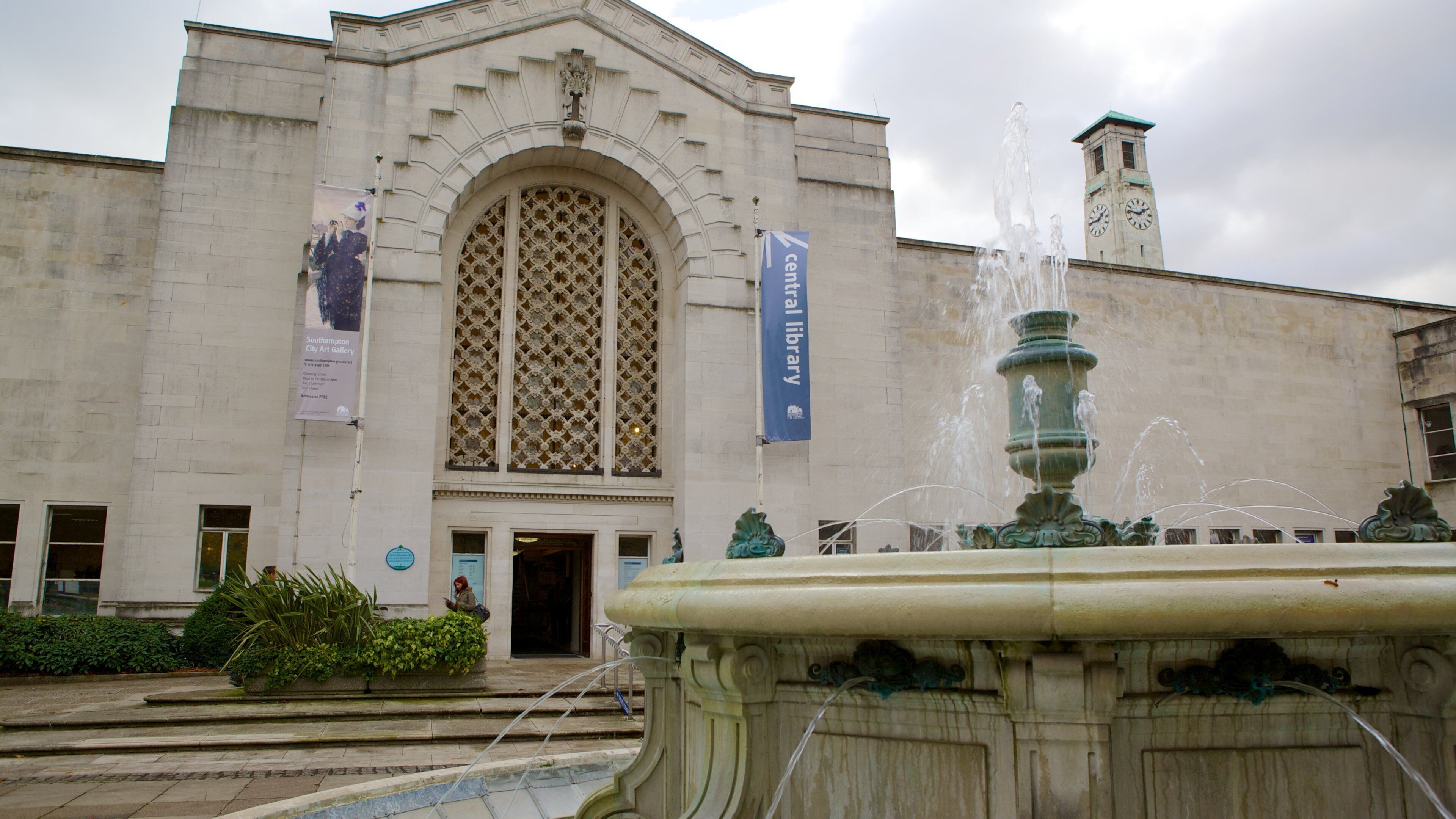 Civic Centre which includes a square or plaza, heritage architecture and a fountain
